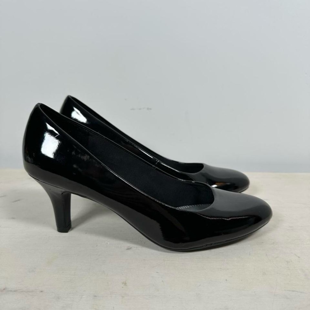 Black Patent Leather Pumps - Picture 8 of 8